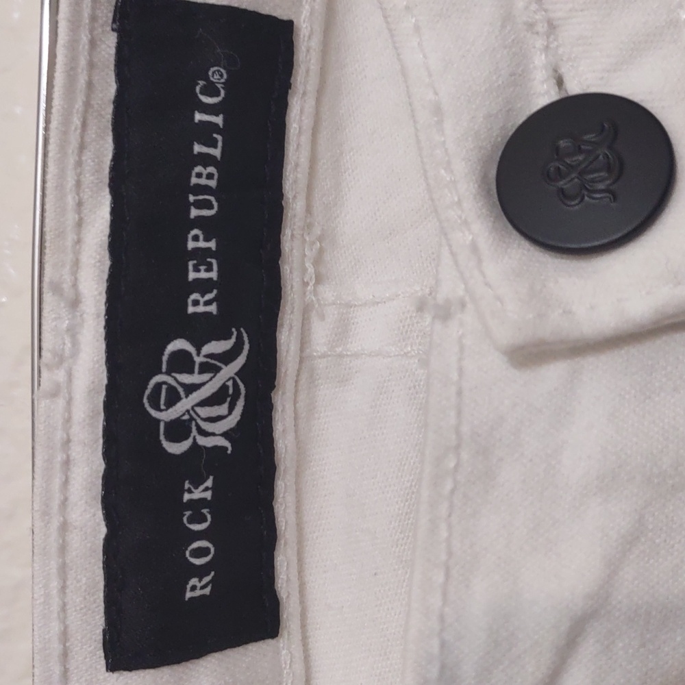 NWT ROCK AND REPUBLIC CARNAGE WHITE PANTS WITH BLACK ZIPPERS ON BACK SIZE 31 - Picture 7 of 15